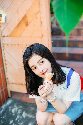 青青河边草下一句